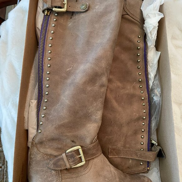 boots - Picture 1 of 7